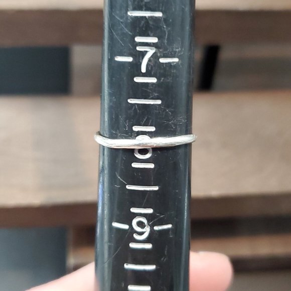 Size 8 925 Sterling Silver Cute Simple Flower Ring - Picture 4 of 6